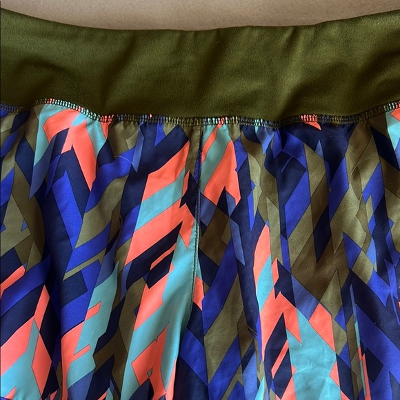 Nike Blue and Green Athletic Shorts with Elastic Waistband - Picture 8 of 12